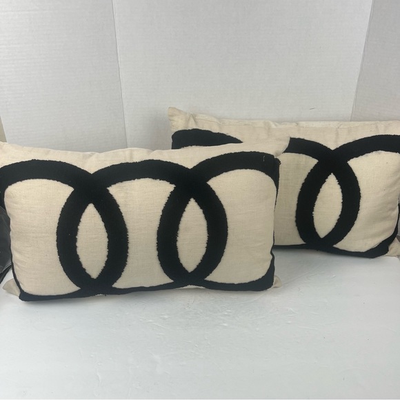 Aidan Gray luxury brand pair of cream with black graphic and feather inserts. - Picture 10 of 16